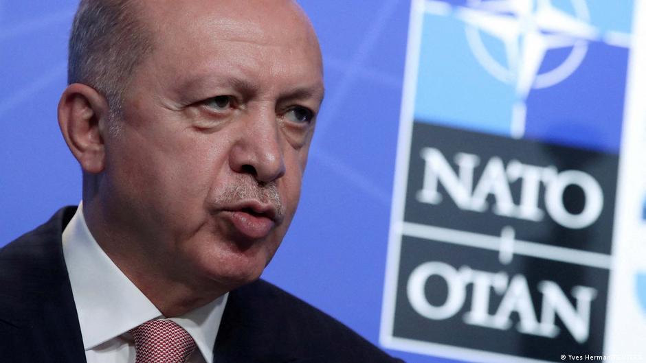 MO: Erdoğan krizlerden avantaj sağlamayı seven bir kumarbaz