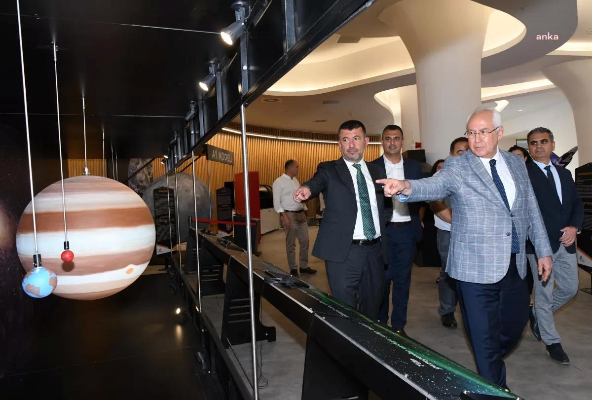 CHP Heyeti, Karabağlar Belediyesi’nin Projelerini Gezdi