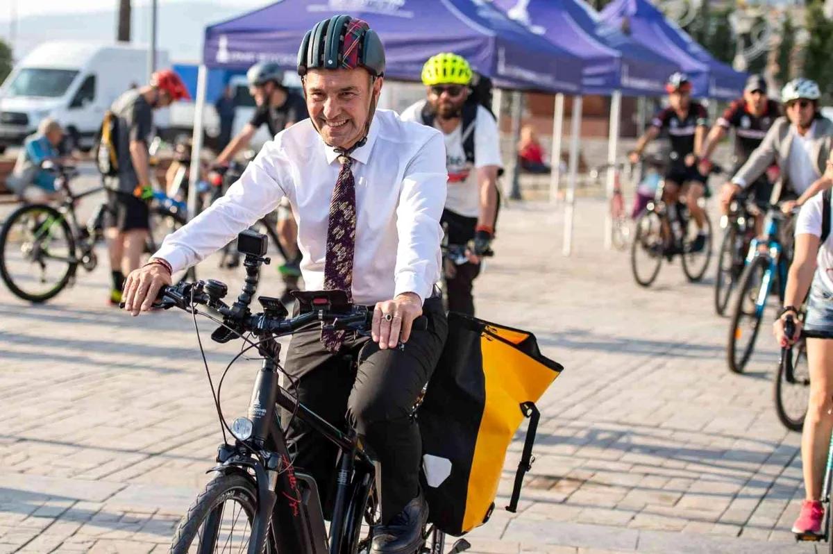 İzmir’de 3 Haziran Dünya Bisiklet Günü’nde toplu sürüş