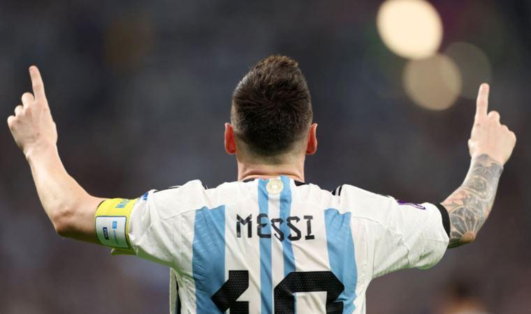 Messi’li Arjantin çeyrek finalde!