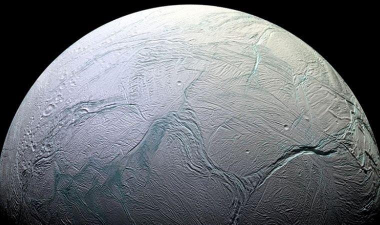 Dünya dışı yaşam olabilir mi? Satürn’ün uydusunda tuhaflık!