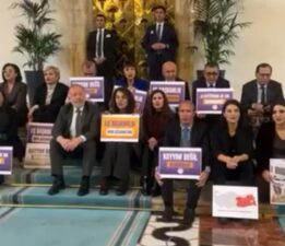 DEM Parti’den TBMM’de kayyum protestosu