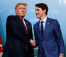 Donald Trump’tan ek gümrük vergisini eleştiren Justin Trudeau’ya şok cevap