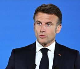 Emmanuel Macron Esad rejiminin düşüşünü memnuniyetle karşıladı:  Barbar devlet nihayet çöktü