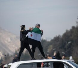 Suriye’de muhalifler, 8 Aralık gününü “Milli Bayram” ilan etti