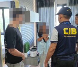 Tayland’da 6 yaşındaki bir çocuğa tecavüz eden sevgilisini videoya aldı