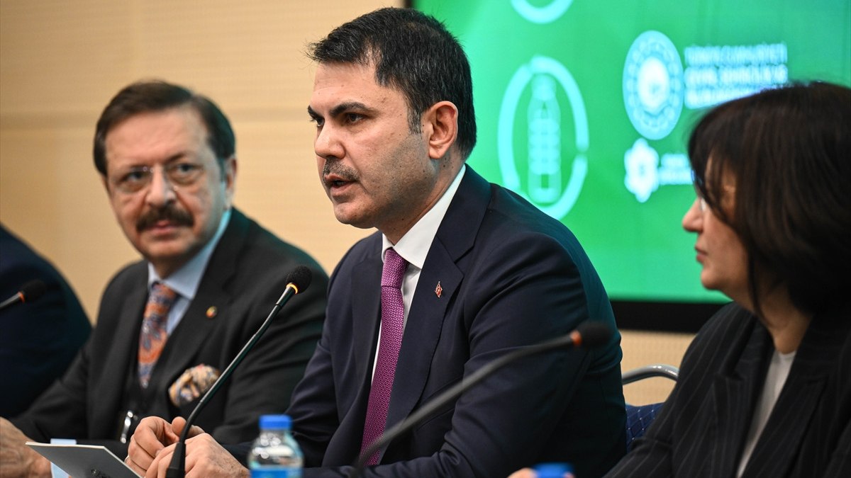 Murat Kurum’dan müsilaj uyarısı: Polemiklerle Marmara Denizi’ni kurtaramayız